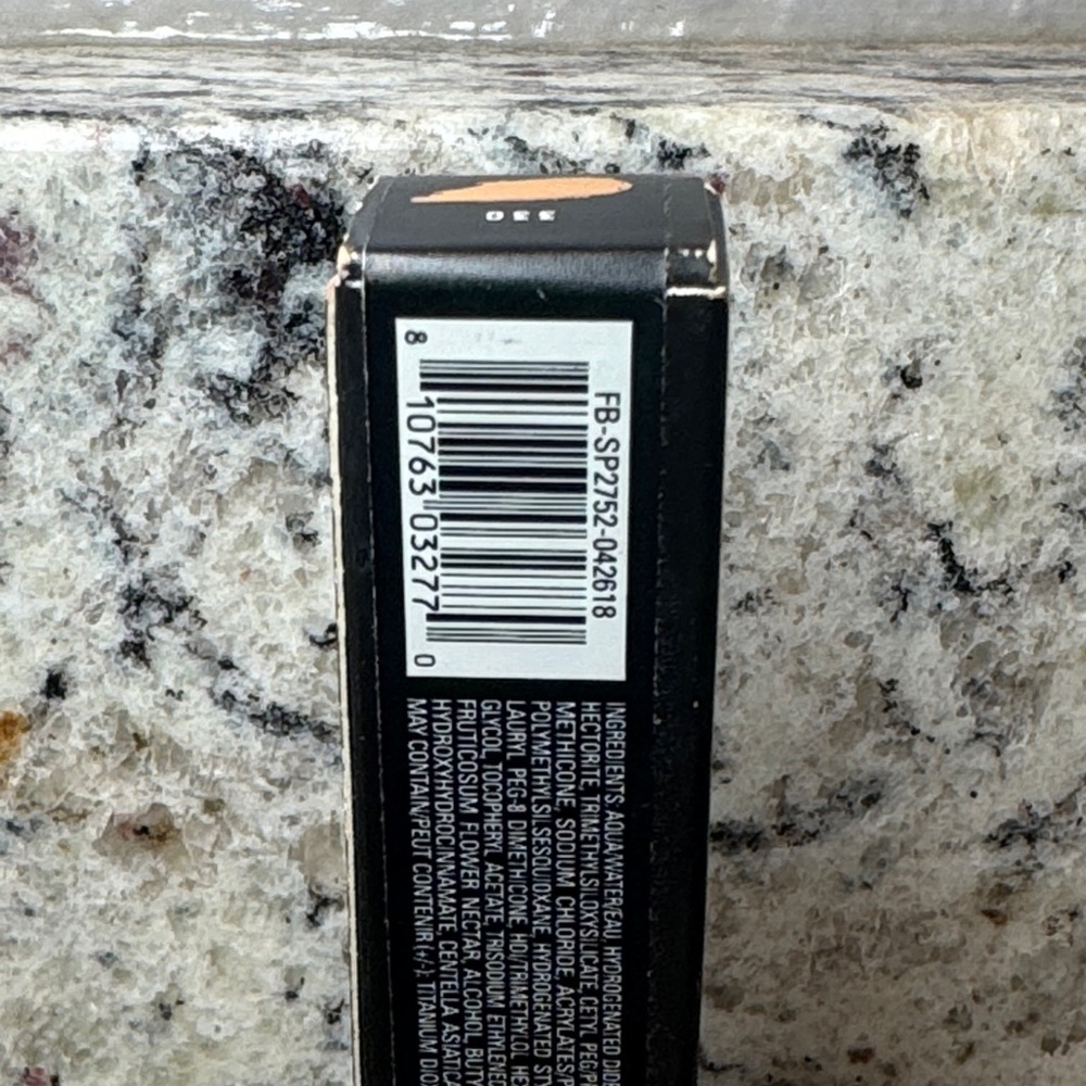 Fenty 330 Pro Filt’R Concealer - Picture 3 of 4